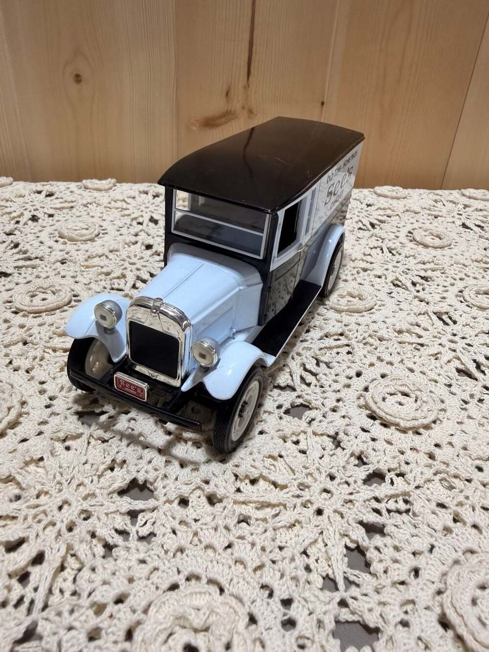 Ertl 1927 Graham Brothers Vintage Delivery Truck See's Candies Diecast Car Model